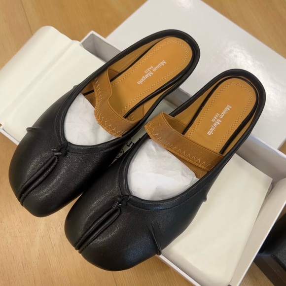 Maison Martin Margiela Black Leather Mules with Tan Strap - Picture 1 of 5